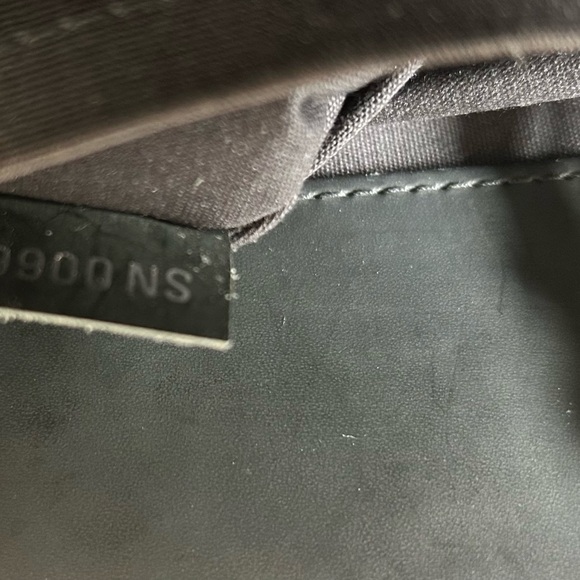 Louis Vuitton Black Epi Leather Passy GM - Picture 16 of 16